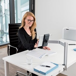 E3863 - pince de table